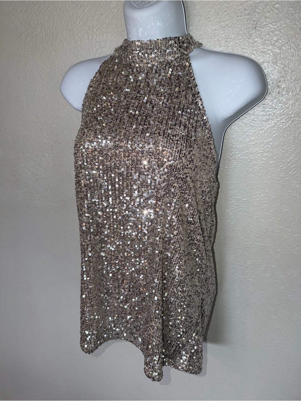 Cable & Gauge Champagne Gold Sequins Sleeveless Halter Neck Lined Top Sz M NWOT - Picture 10 of 16